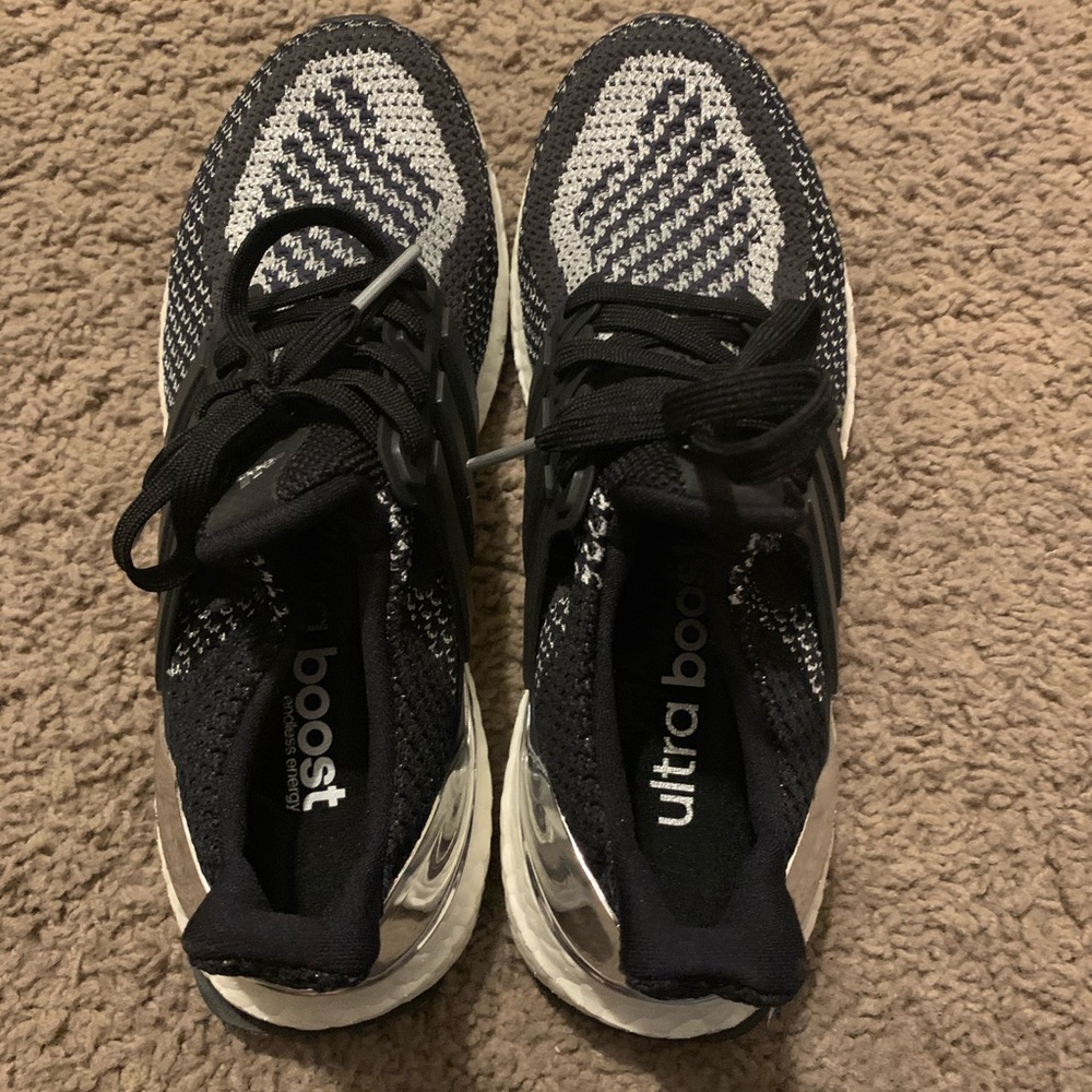 Adidas Ultra Boost Women Size 7.5